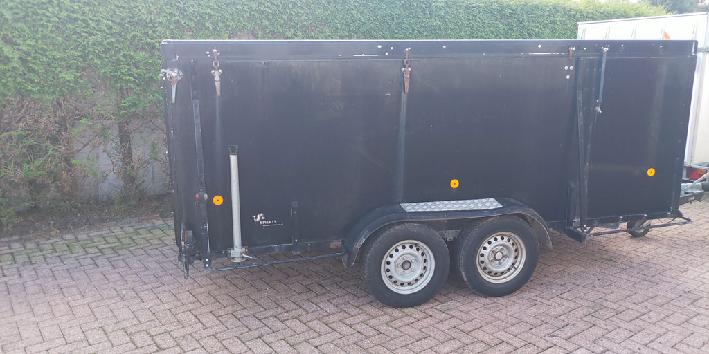 Tandem axle Hoffmann closed trailer
