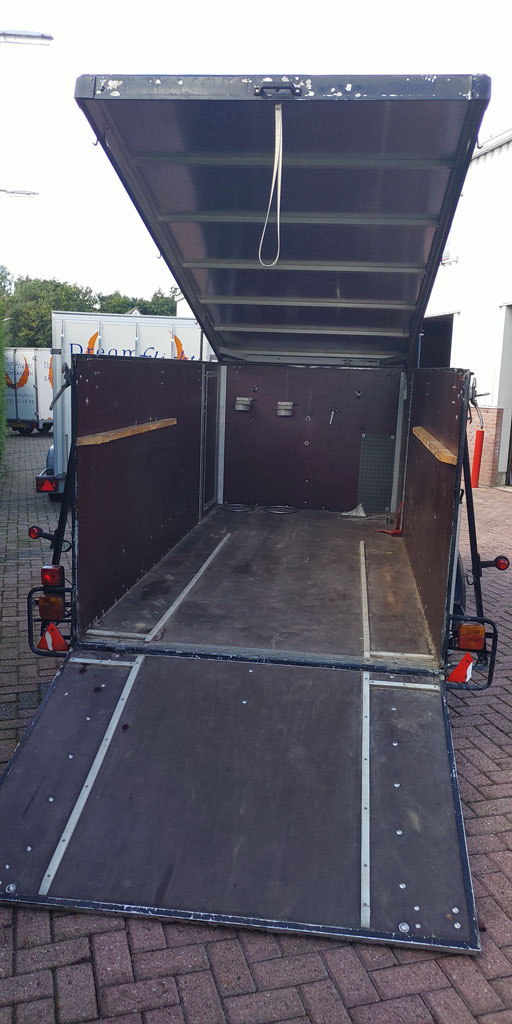Tandem axle Hoffmann closed trailer