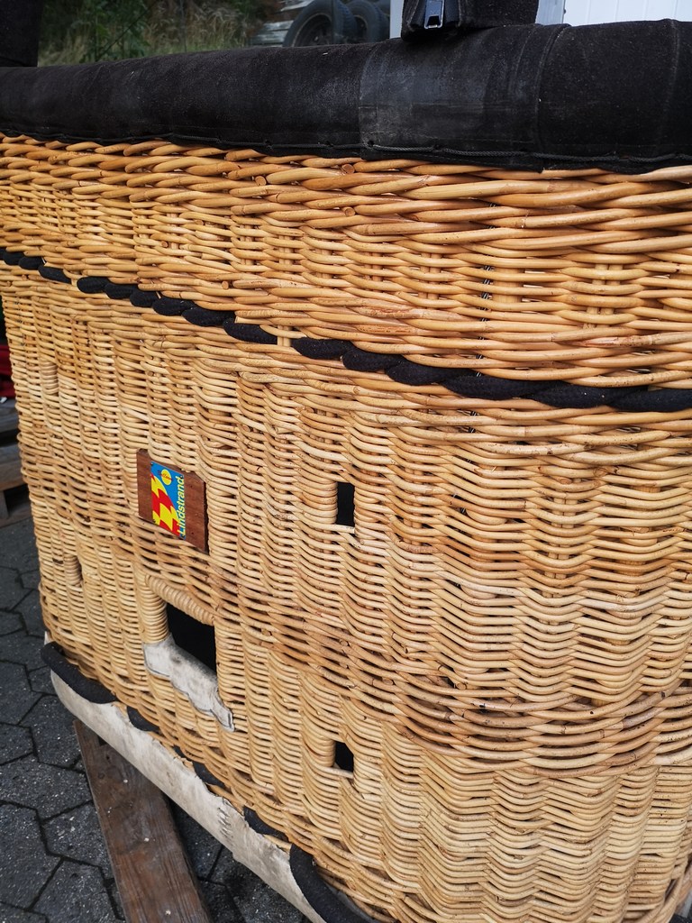Lindstrand flat top basket